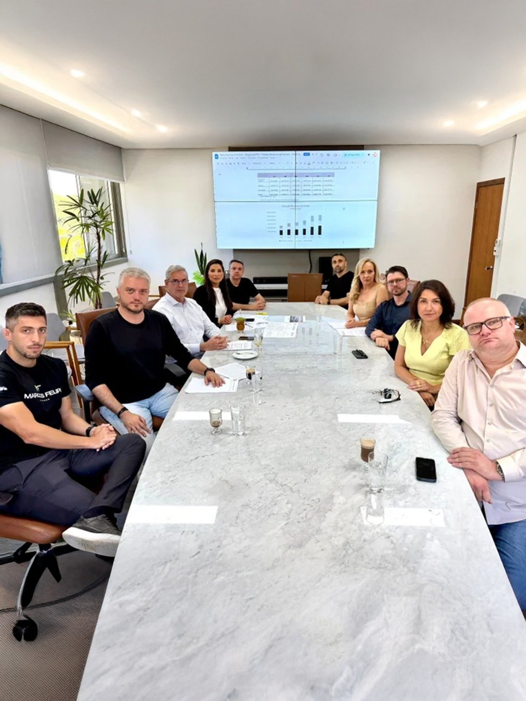 Dez vereadores da base aliada de Melo declaram voto contrário ao projeto de revisão do IPTU e impõem novo desafio ao governo