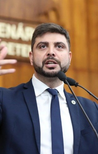 Projeto para garantir transparência no uso de aeronaves surge após Leite tentar impor sigilo sobre voos oficiais