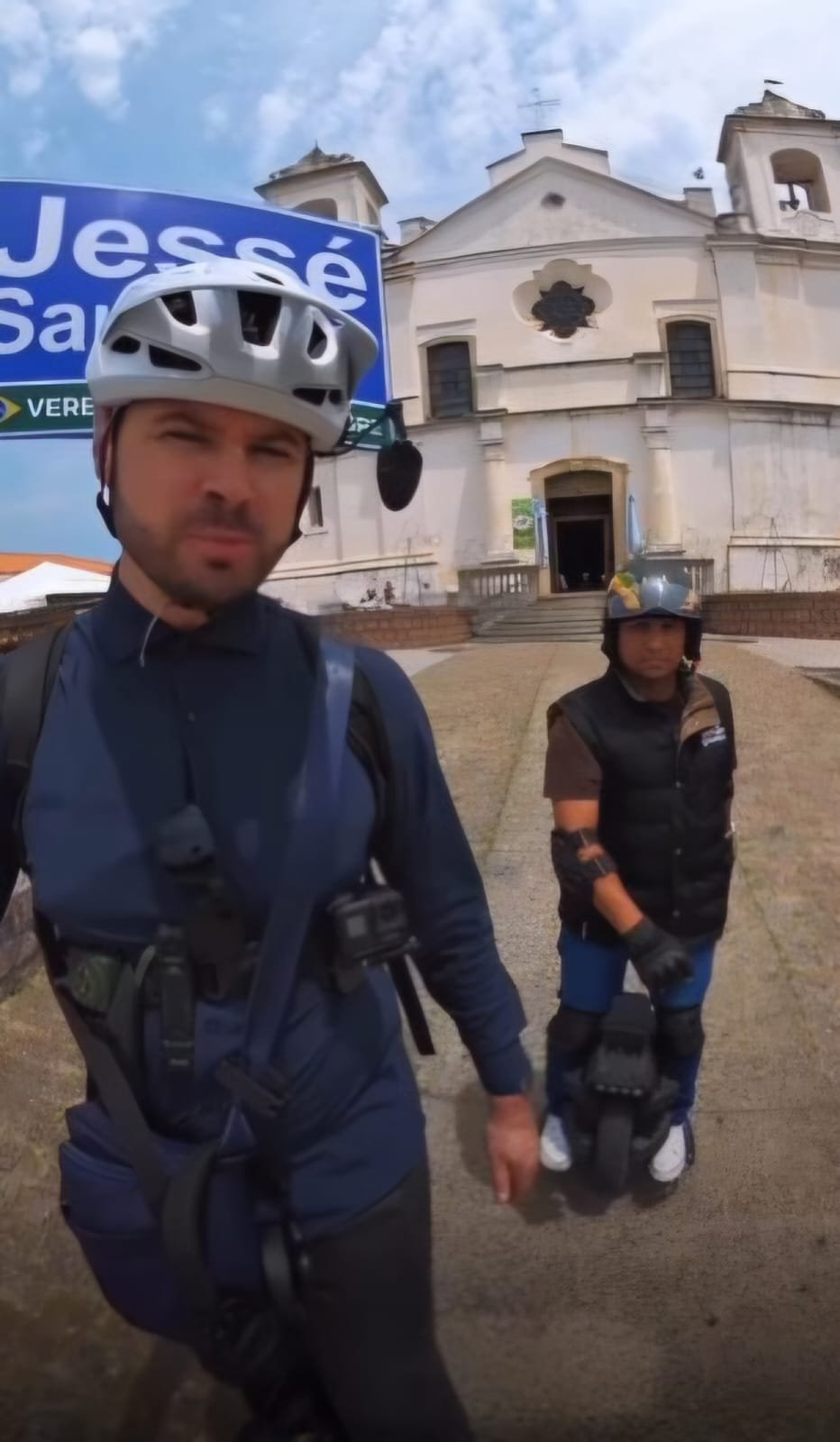 Viamão em uma roda só enquanto Jesse tenta equilibrar sua influência