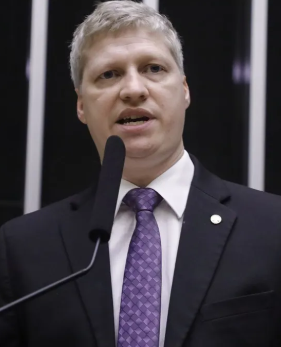 Van Hattem é escolhido o melhor deputado federal de 2025 pelo Ranking dos Políticos