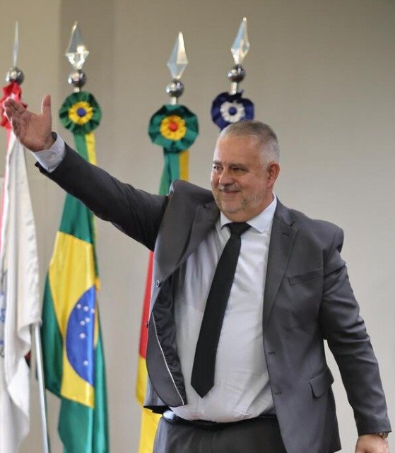 “Nada de anormal, nada de ilegal, nada de imoral”, afirma vereador de Santa Maria sobre nomeação da esposa