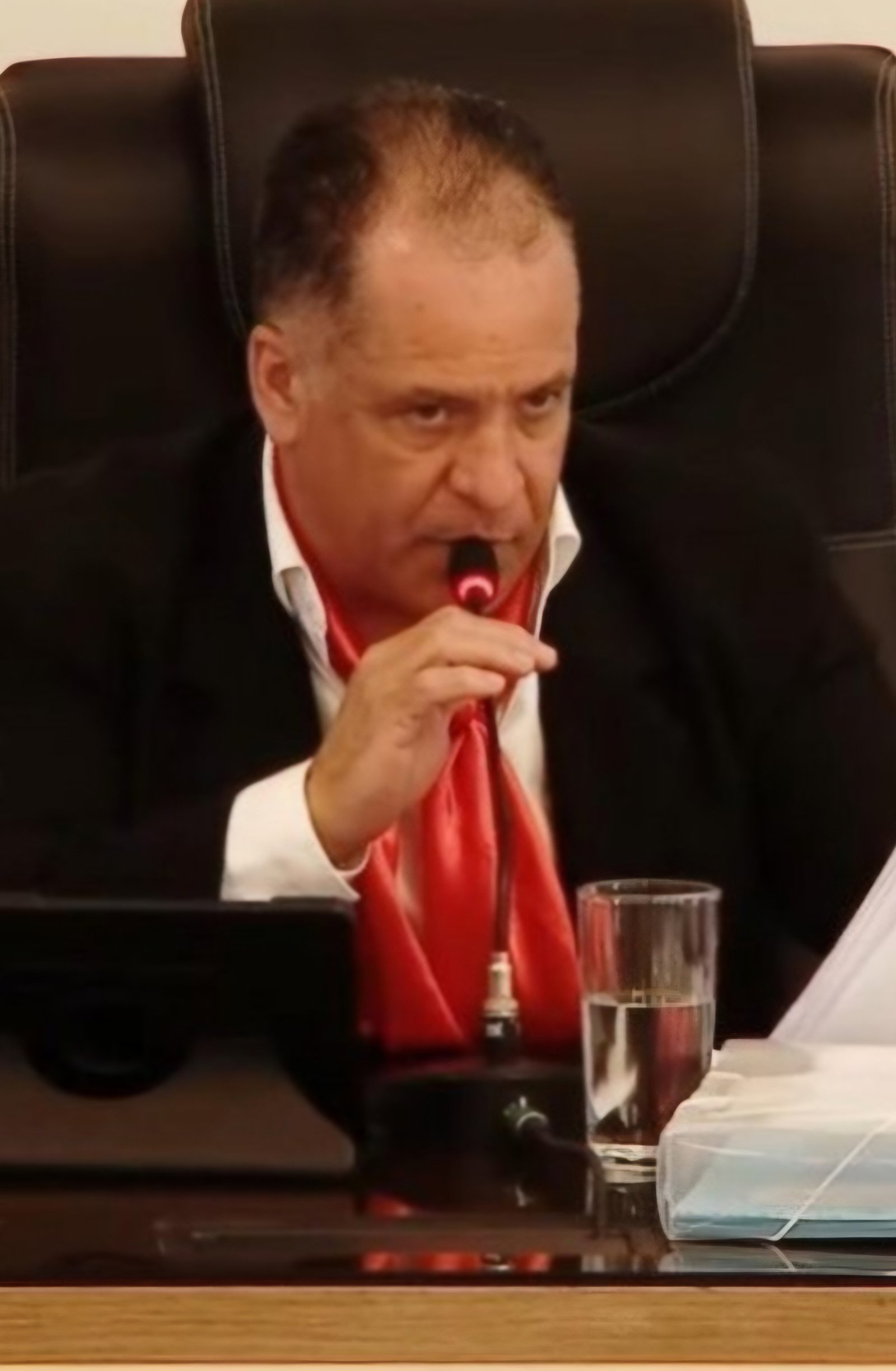 Brizola é invocado em sessão espírita na Câmara de Viamão 