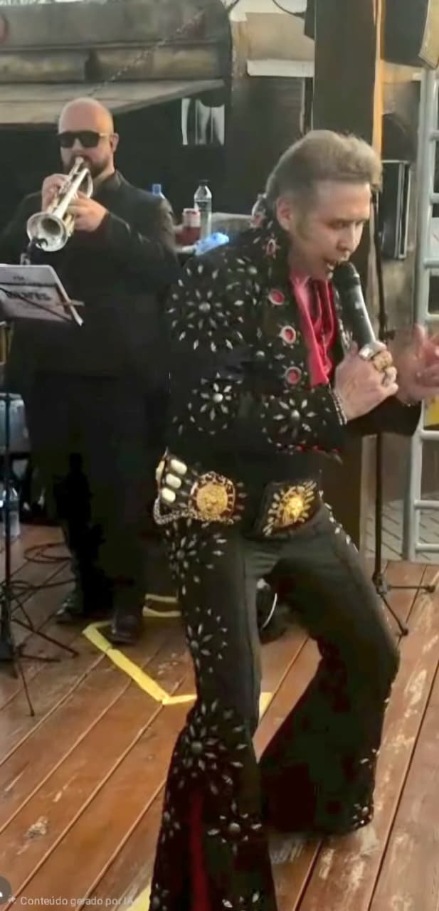 Cover de Elvis Presley, Pré-candidato a deputado estadual, Fabiano Feltrin presta homenagem ao Rei do Rock
