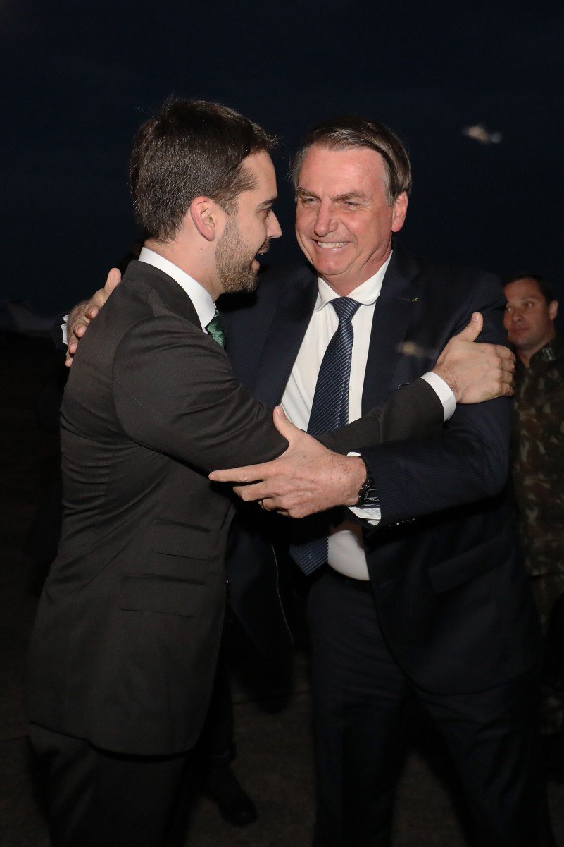 Independência ou ausência de posicionamento?