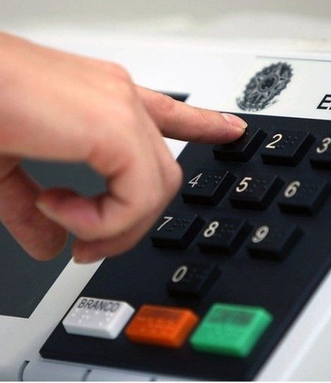 PT tenta barrar críticas impulsionadas na internet. Vai que a enxurrada de curtidas e compartilhamentos das críticas derrube a rede com tanto movimento