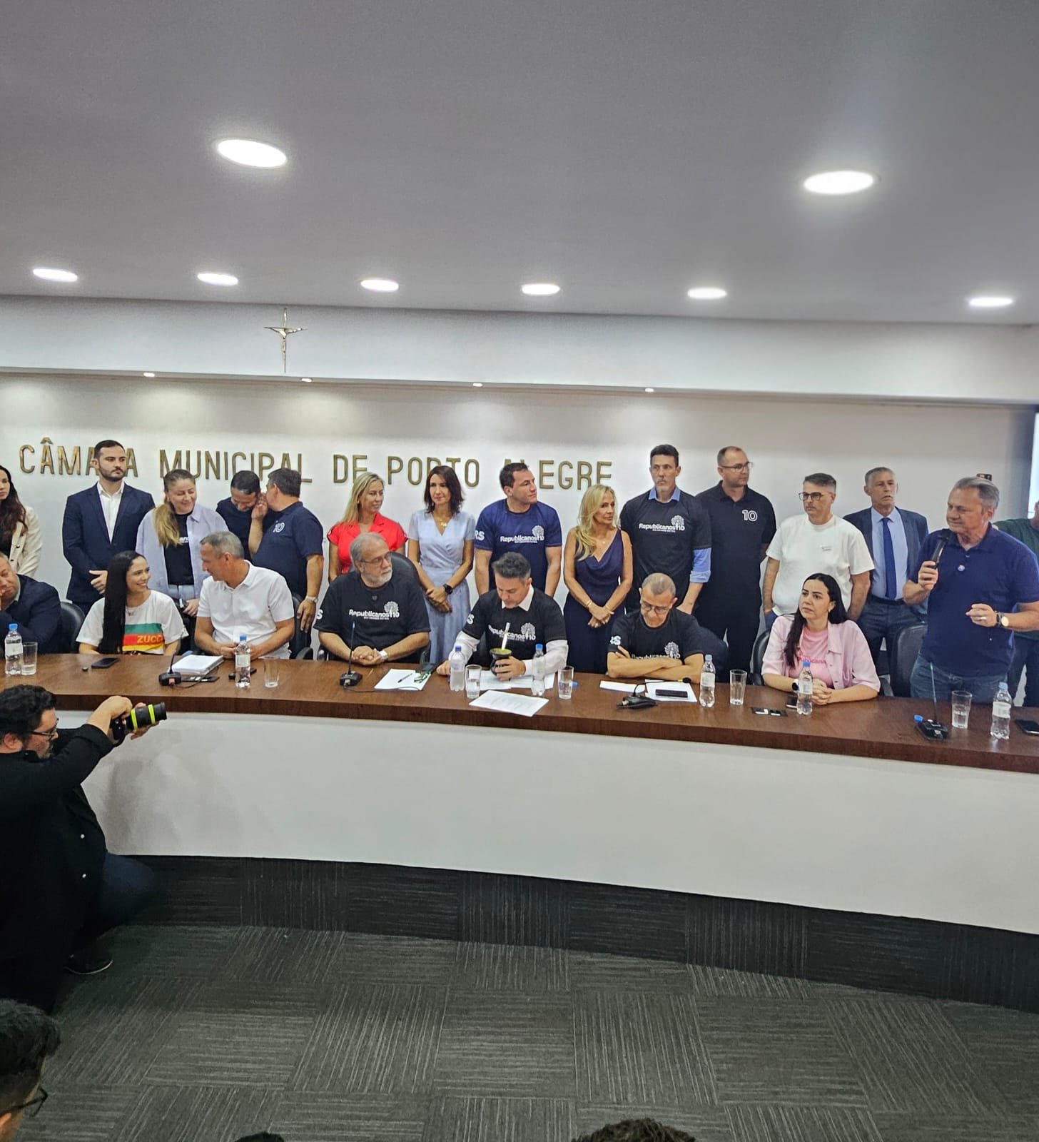Republicanos oficializa apoio a Zucco em ato na Câmara de Porto Alegre