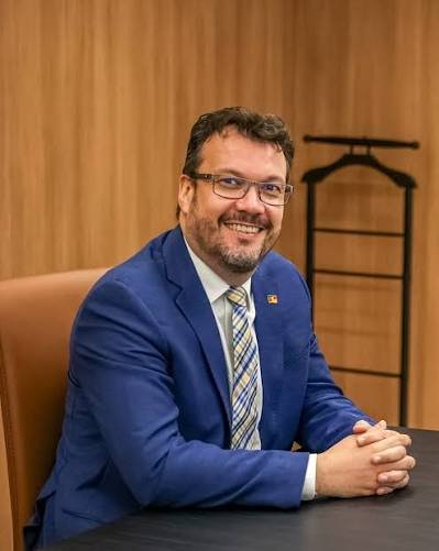 Leitores reconhecem em Artur Lemos preparo, experiência e capacidade de diálogo