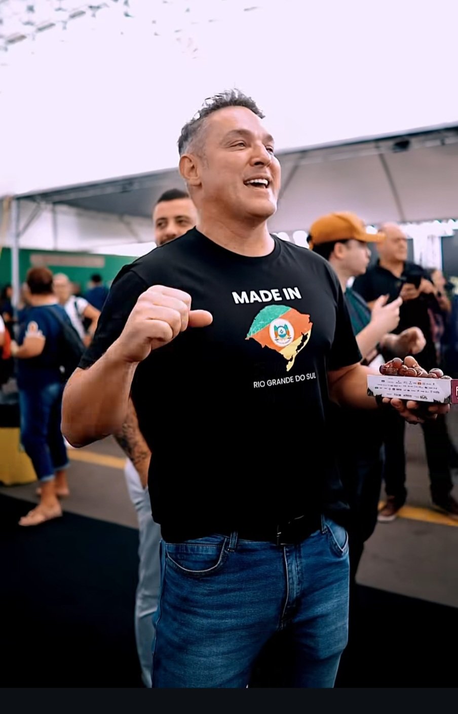 Zucco exalta força da Serra Gaúcha durante visita à Festa da Uva