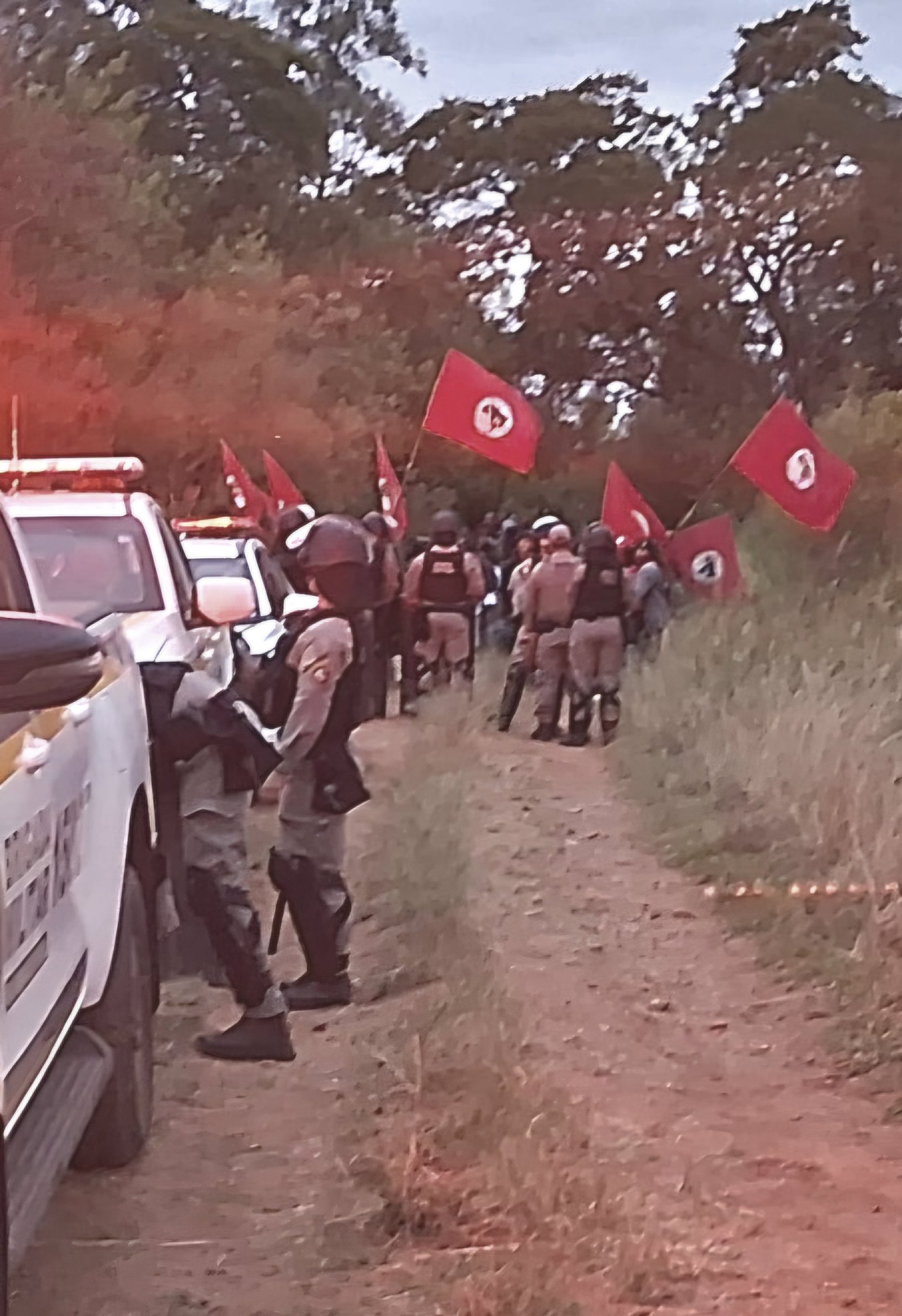 MST invade área pública de pesquisa em São Gabriel