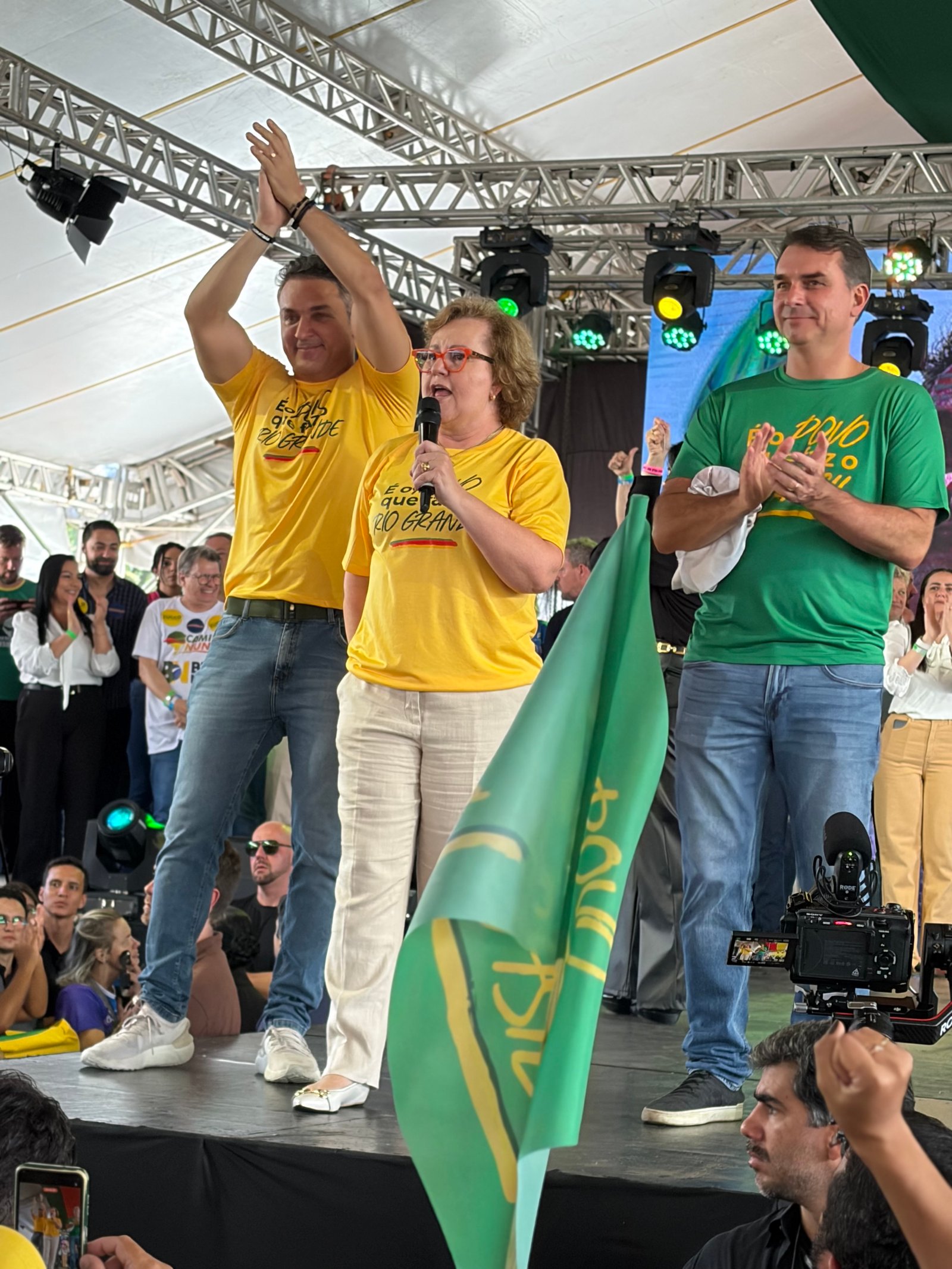 Multidão lota Harmonia e consagra largada de Zucco