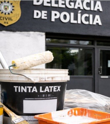 Estado falha no básico e quer transformar policiais em pintores, denuncia UGEIRM