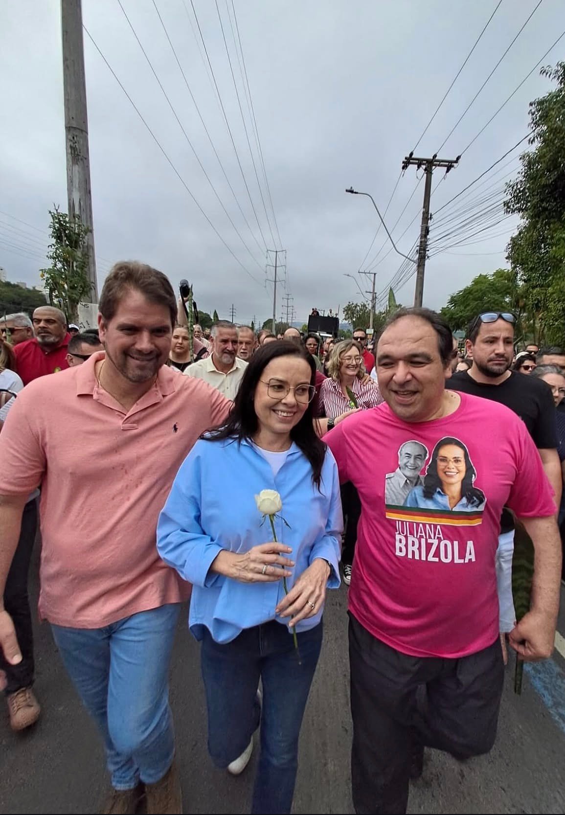 Juliana Brizola participa da Procissão de São Jorge e reforça conexão com o povo gaúcho