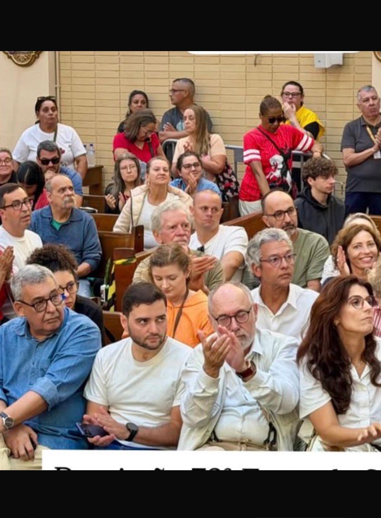 Devoção une adversários 