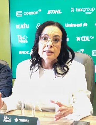 Juliana diz que Eduardo Leite pode votar nela e reforça que “não é do PT”