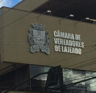 Reportagem expõe possível uso irregular de cargos na Câmara de Lajeado