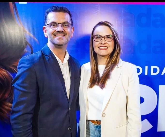 Maranata prestigia pré-candidatura da esposa em partido aliado de Zucco