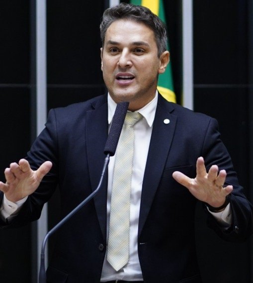 Zucco critica veto de Leite ao fim da taxa do CRLV e questiona gastos do governo com publicidade 