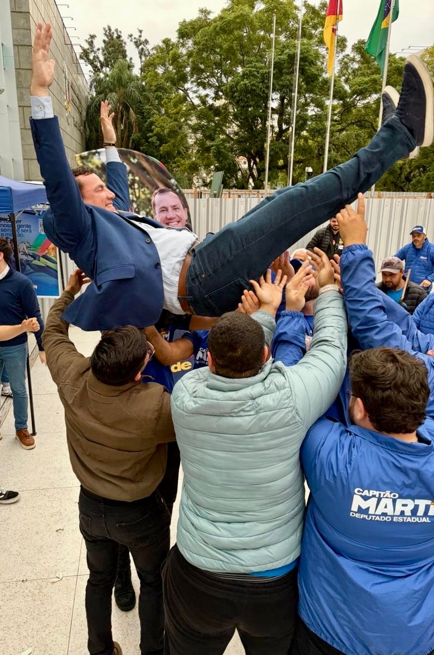 Capitão Martim é lançado à reeleição… literalmente